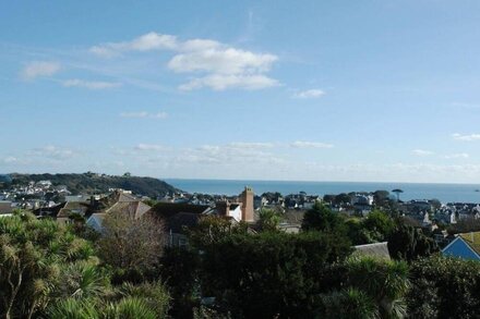 1 FLORENCE PLACE, pet friendly, luxury holiday cottage in Falmouth