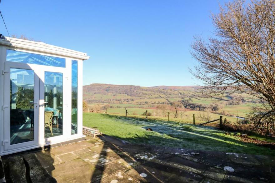 TY TWMP / TUMP COTTAGE, With A Garden In Tal-Y-Bont-On-Usk