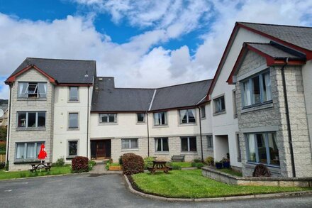 Ground floor Pitlochry centre apartment