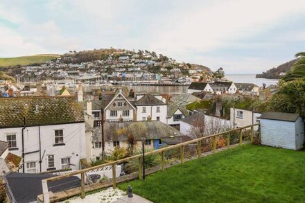 SEAVIEW, family friendly, character holiday cottage in Dartmouth