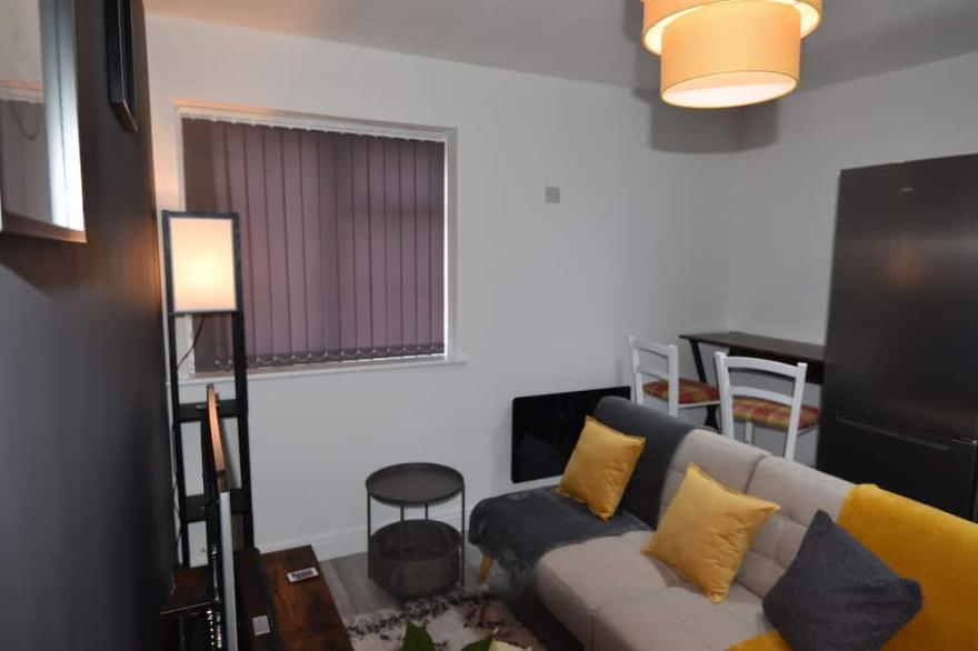 Exclusive!! Newly Refurbished 1-bed Apt, near Bristol City Centre,UK