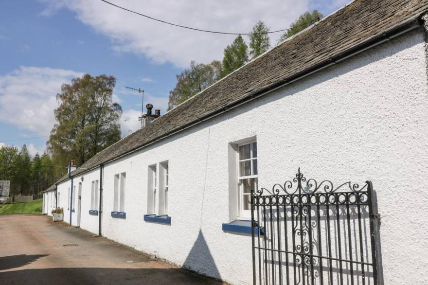 FORDIE EAST COTTAGE, Family Friendly In Comrie
