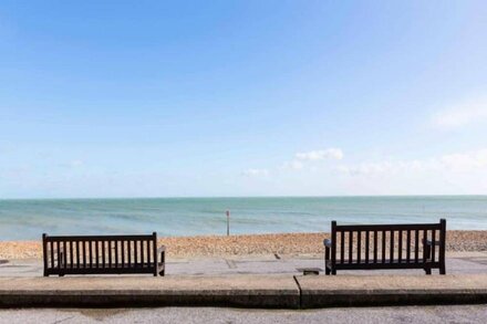 A lovely seafront property located in the heart of Deal sleeping 6/8