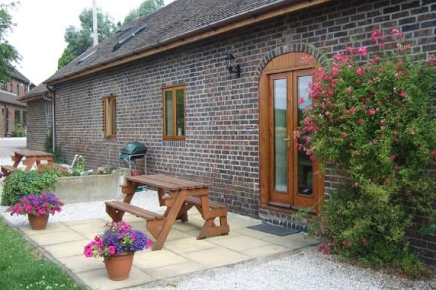 The Stables - Beautiful Barn Conversion Set On A Working Farm With Scenic Views