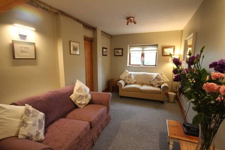 Bianca Cottage - Whitley Elm Cottages - 2 bedroom cottage Sleeps 4 - 6 + cot