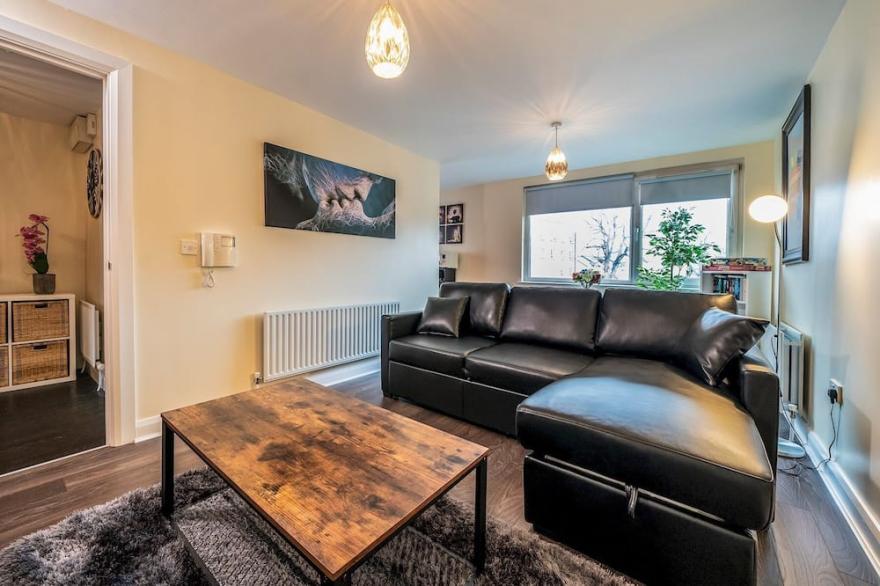 Pass the Keys | 1Bed Flat in Historical Belfast Close to Centre