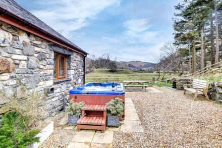 Troed yr Aran - Three Bedroom House, Sleeps 6