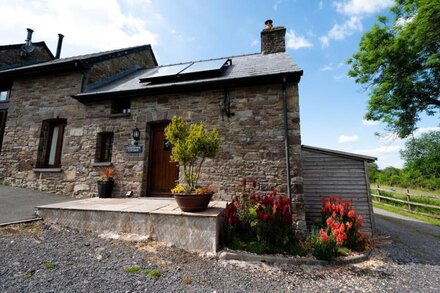 Onnen Fawr Cottage - Two Bedroom House, Sleeps 6