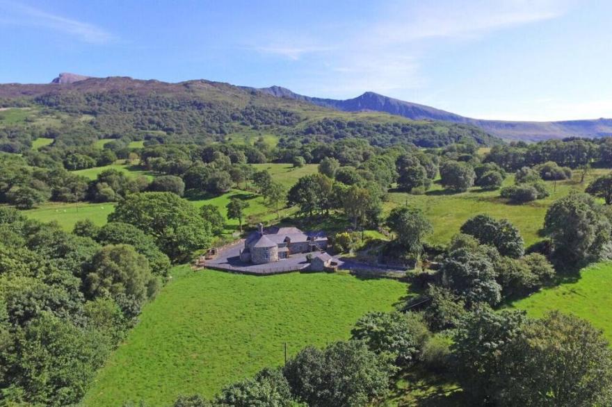 Gellilwyd Fach - Two Bedroom House, Sleeps 4