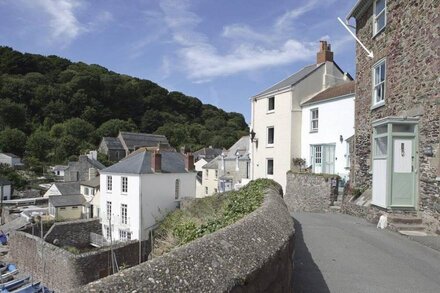 BALCONY COTTAGE, family friendly in Kingsand And Cawsand