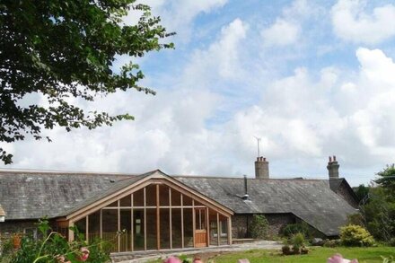 THE CIDER BARN AT HOME FARM, pet friendly in Down Thomas