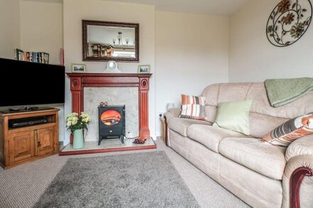 25 PARRAGATE ROAD, pet friendly, with open fire in Cinderford