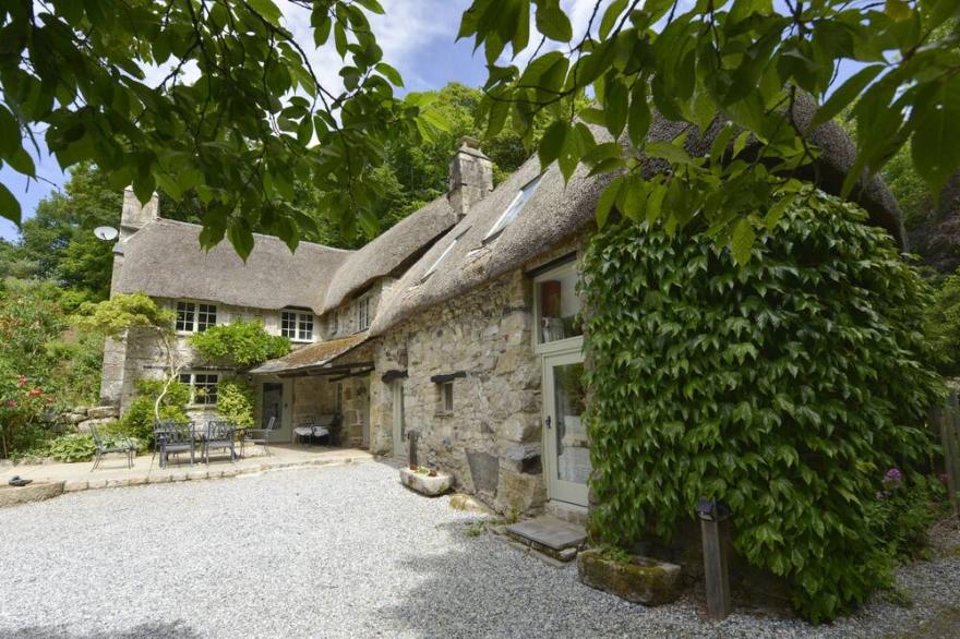 BAGTOR MILL, Pet Friendly, Character Holiday Cottage In Ilsington
