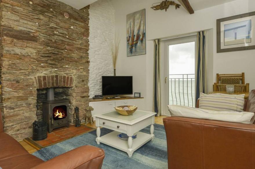 2 BAYVIEW, pet friendly, country holiday cottage in Torcross