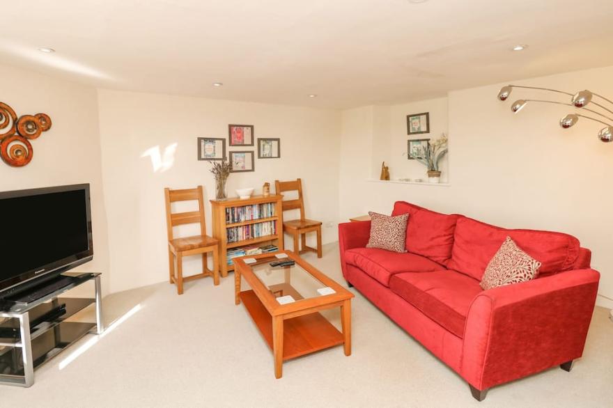 WEST HENSTILL HOUSE, pet friendly, with open fire in Sandford, Devon