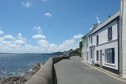 PRYDES COTTAGE, family friendly, country holiday cottage in St Mawes