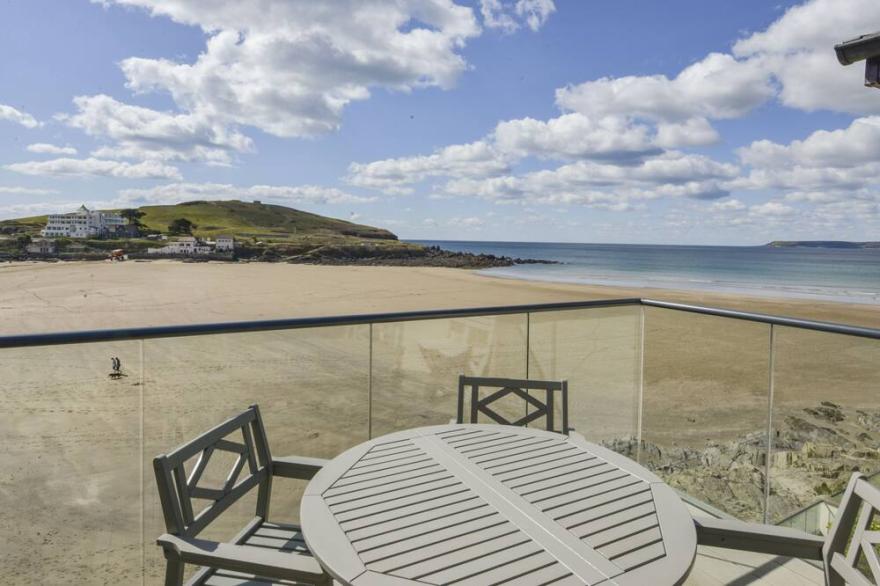 24 BURGH ISLAND CAUSEWAY, pet friendly, with pool in Bigbury-On-Sea