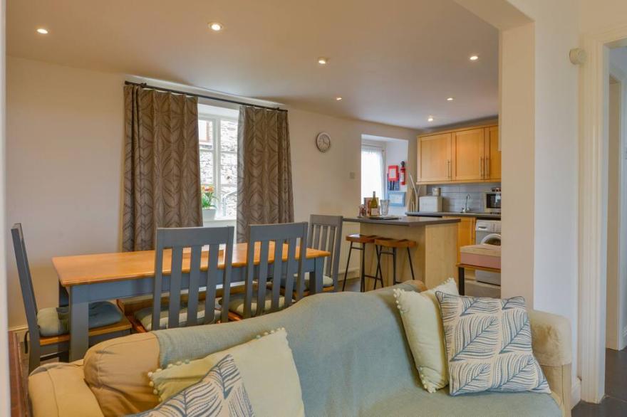 THE OLD POST OFFICE, family friendly, with a garden in Down Thomas