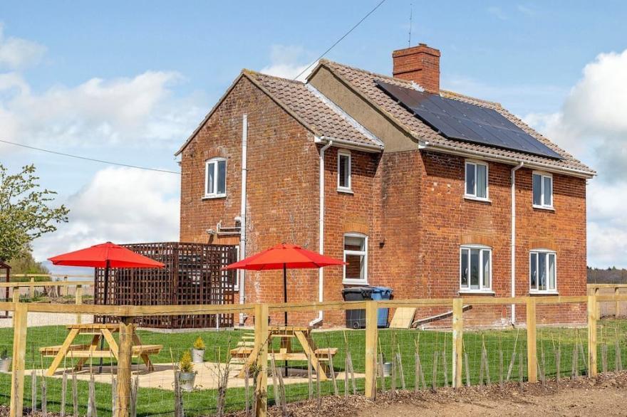 4 Bedroom Accommodation In Holbrook, Near Ipswich
