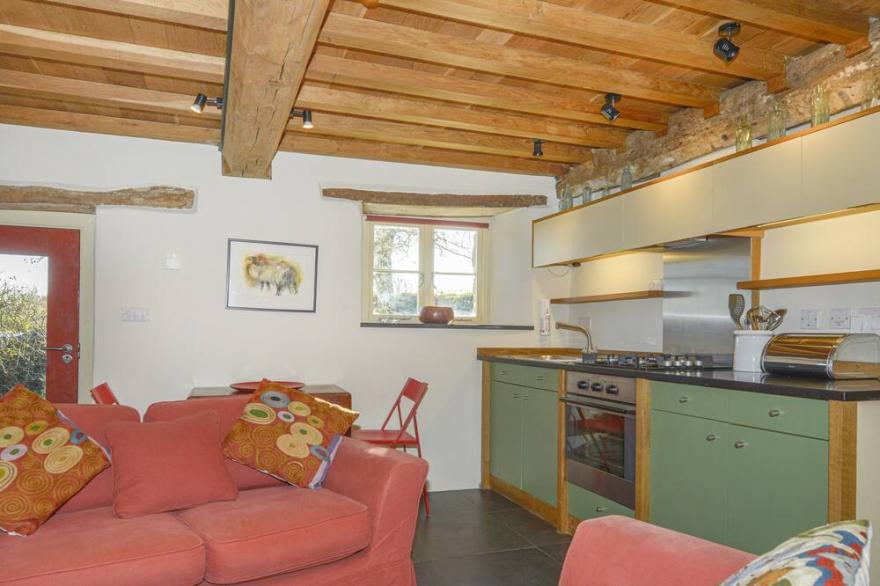 THE BAKEHOUSE, family friendly, character holiday cottage in Gidleigh