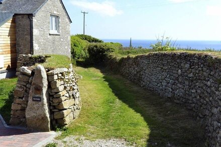 THE STUDIO, pet friendly, with open fire in Rinsey Cove