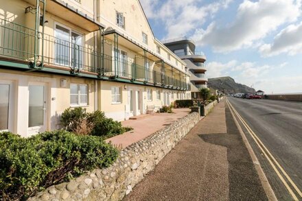 6 LYME MEWS, family friendly, with a garden in Seaton, Devon