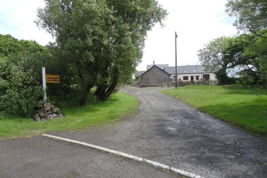 SALTWIND GRANARY, romantic, luxury holiday cottage in Clovelly