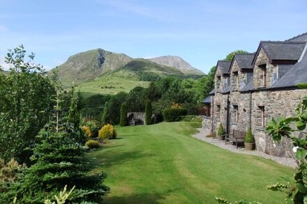 Detached authentic Welsh cottage with magnificent views, large garden