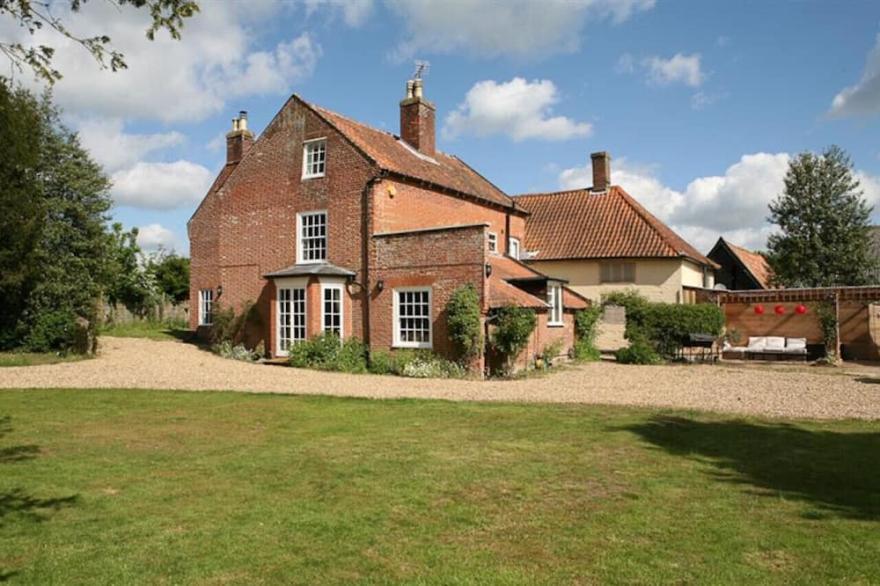 The Manor House - Five Bedroom House, Sleeps 10