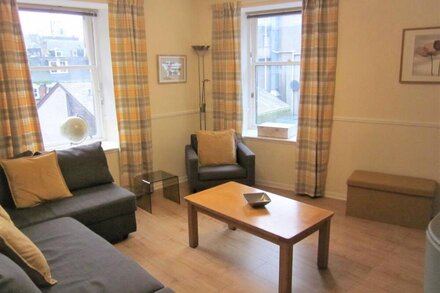 City Centre Apartment. Close to bus/train stations. Everything on your doorstep