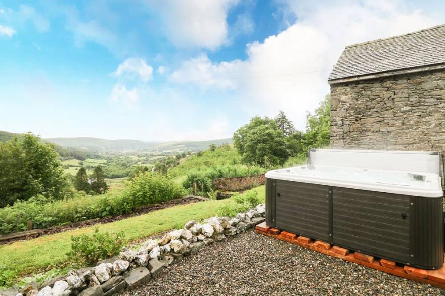 PANT Y RHEDYN, Pet Friendly, Character Holiday Cottage In Rhayader