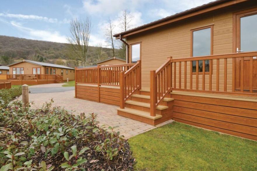 4 bedroom accommodation in Cheddar