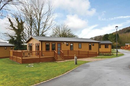 4 bedroom accommodation in Cheddar