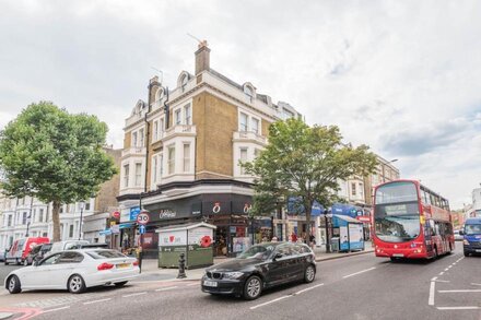 Lovely Chelsea Home near The Thames by UnderTheDoormat