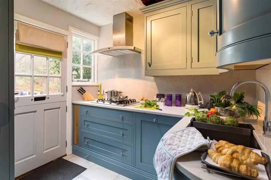 ACORN COTTAGE, pet friendly, with open fire in Grasmere