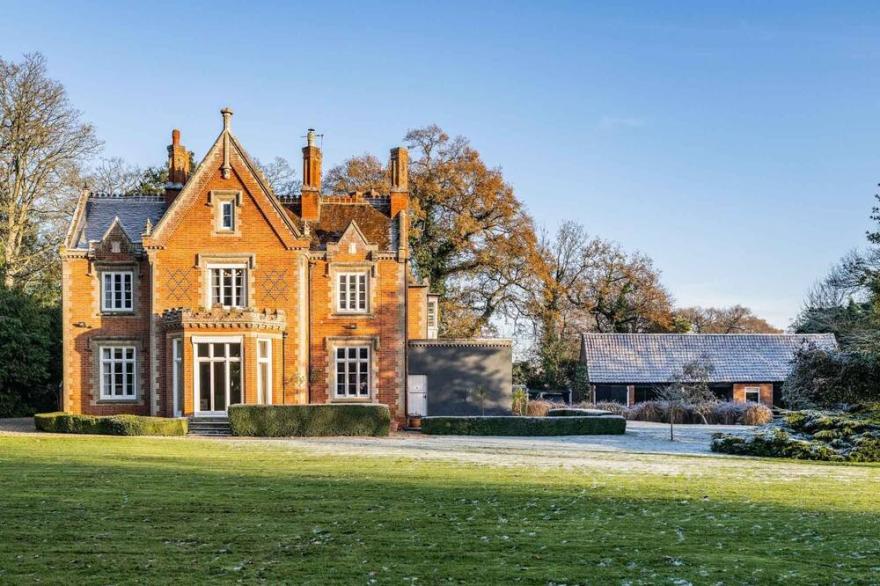 Bressingham Lodge | Grand house with extensive grounds