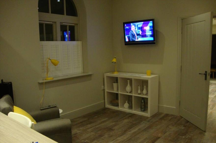 Stunning 2 bedroom cottage (stable conversion) overlooking Rutland Water