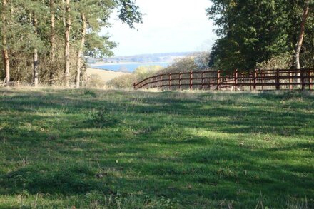 Stunning 2 bedroom cottage (stable conversion) overlooking Rutland Water