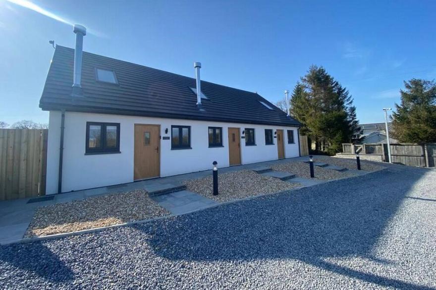 Hawthorn Cottage with private Hot tub