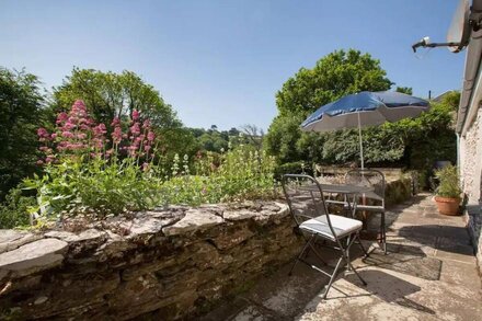 Langmans Bothy, cosy converted barn short walk from Bantham Beach in South Devon