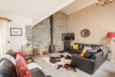 Deri Llyn - Four Bedroom House, Sleeps 10