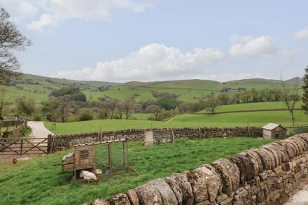 THE PIGGERY, romantic, with a garden in Sutton Near Macclesfield