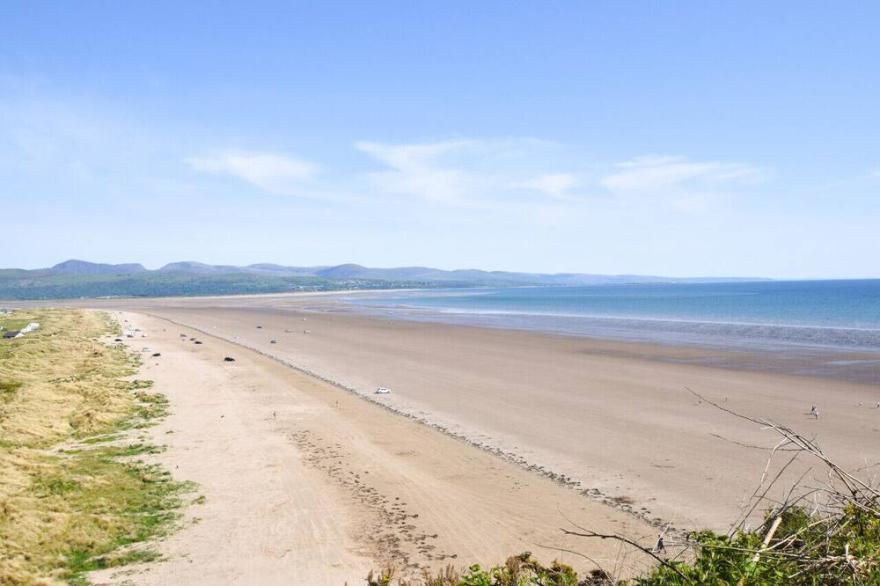 Ffermdy Cricieth - Three Bedroom House, Sleeps 6