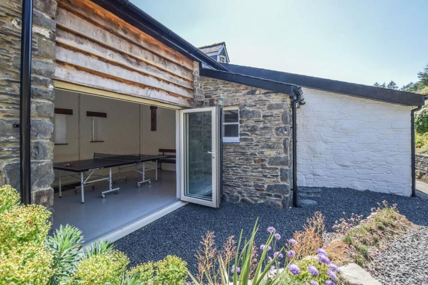 Ty Mawddwy - Three Bedroom House, Sleeps 6