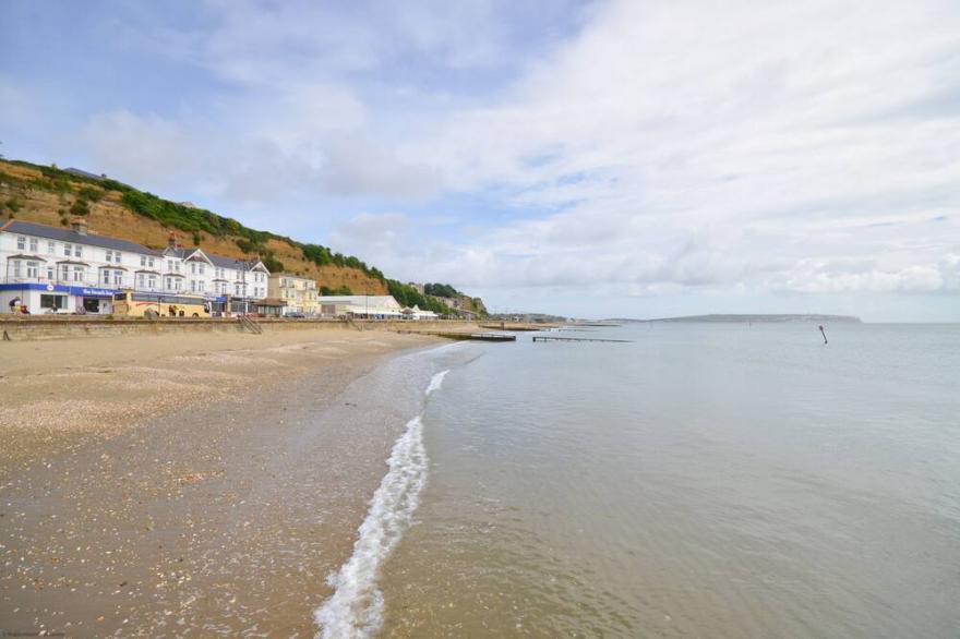162 Sandown Bay Holiday Centre -  a chalet that sleeps 4 guests