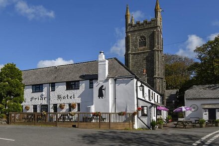 FRIARS REST, pet friendly, character holiday cottage in Callington