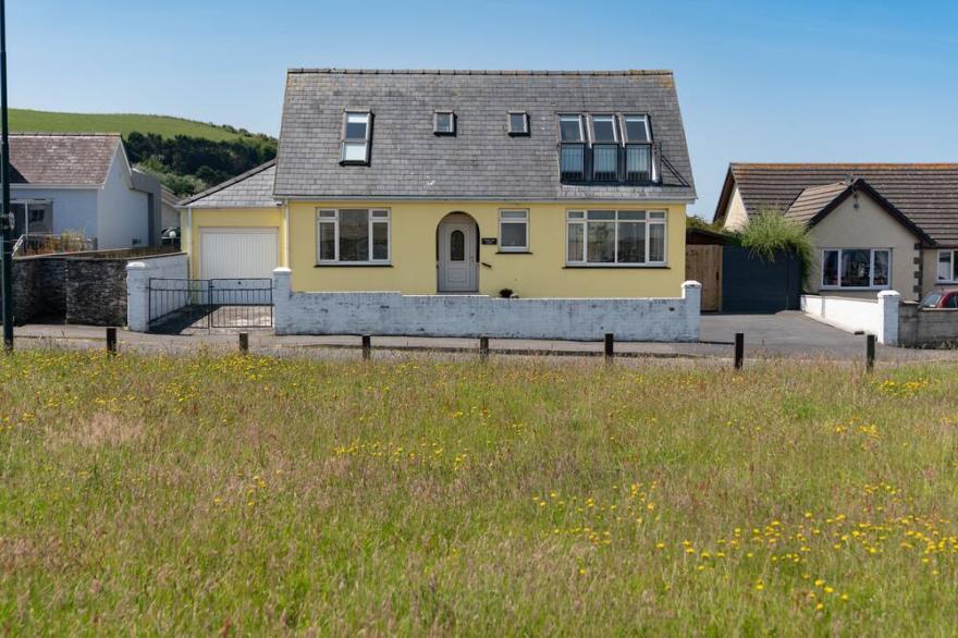 Harbourside Home For 6 In Cardigan Bay