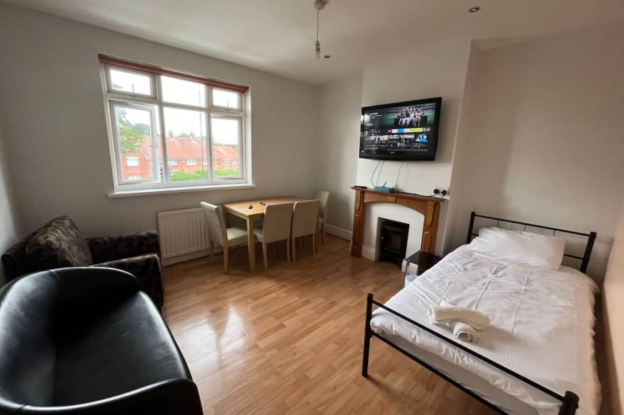 2 Bedroom Apartment, 5 Minutes From City Centre