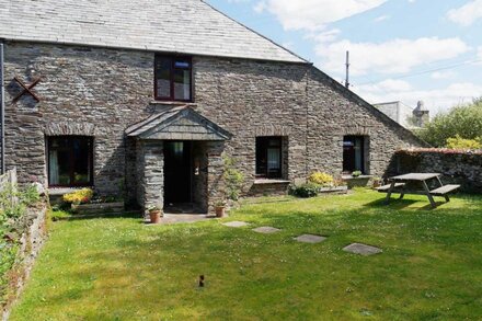 Spacious Cottage With Sea Views