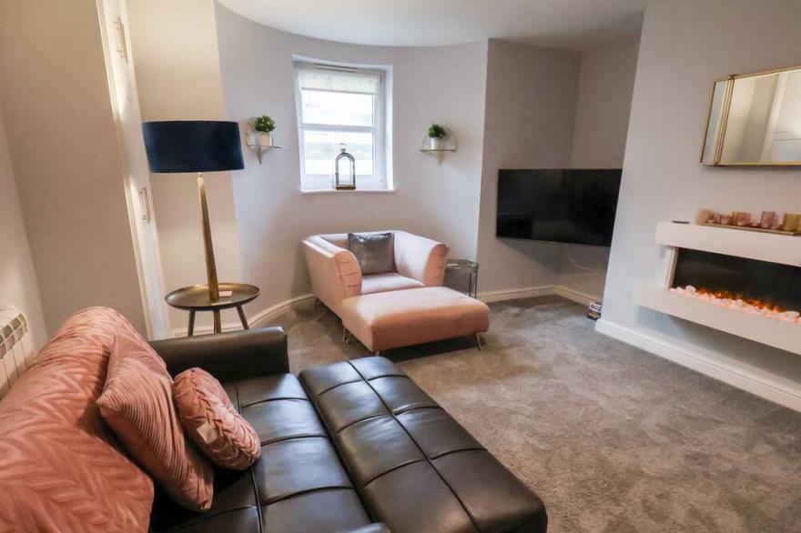 THE BOLT 'OLE, pet friendly, country holiday cottage in Filey